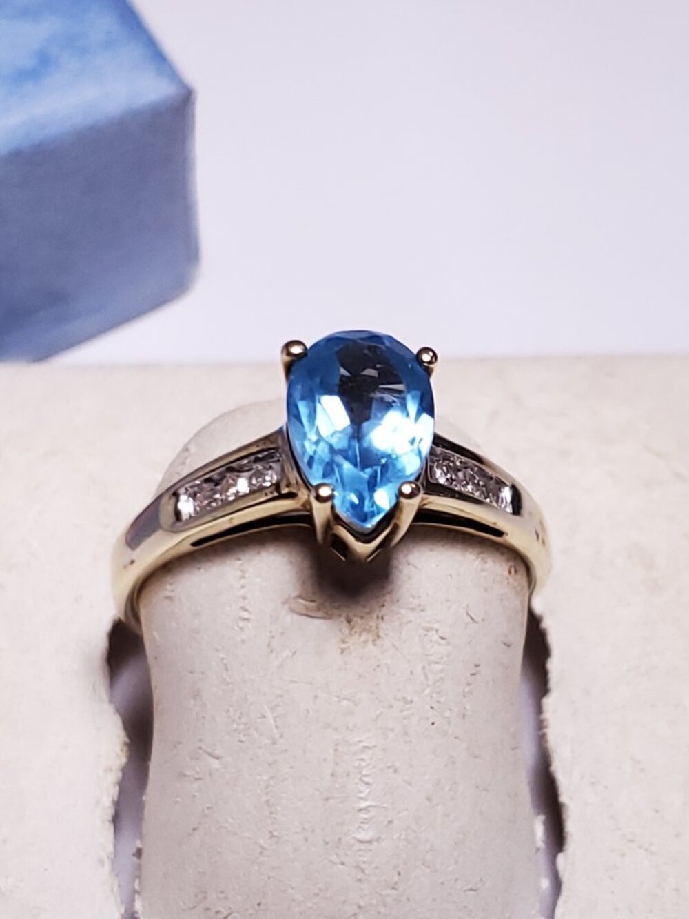 Estate 1.40ctw Natural Teardrop Blue Topaz & Rd Diamond 10Kt Y/Gold Ring #24313